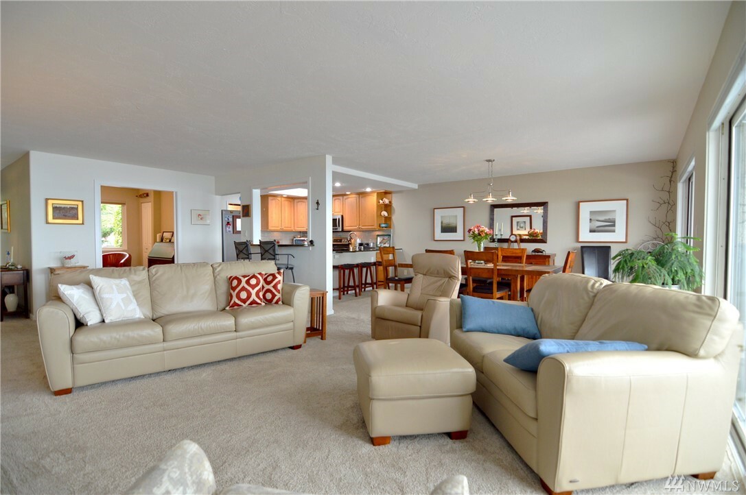 Property Photo: 415 N State St 501 WA 98225