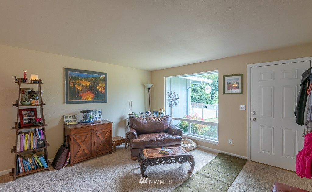 Property Photo:  616 NE Normandy Drive  WA 98310 