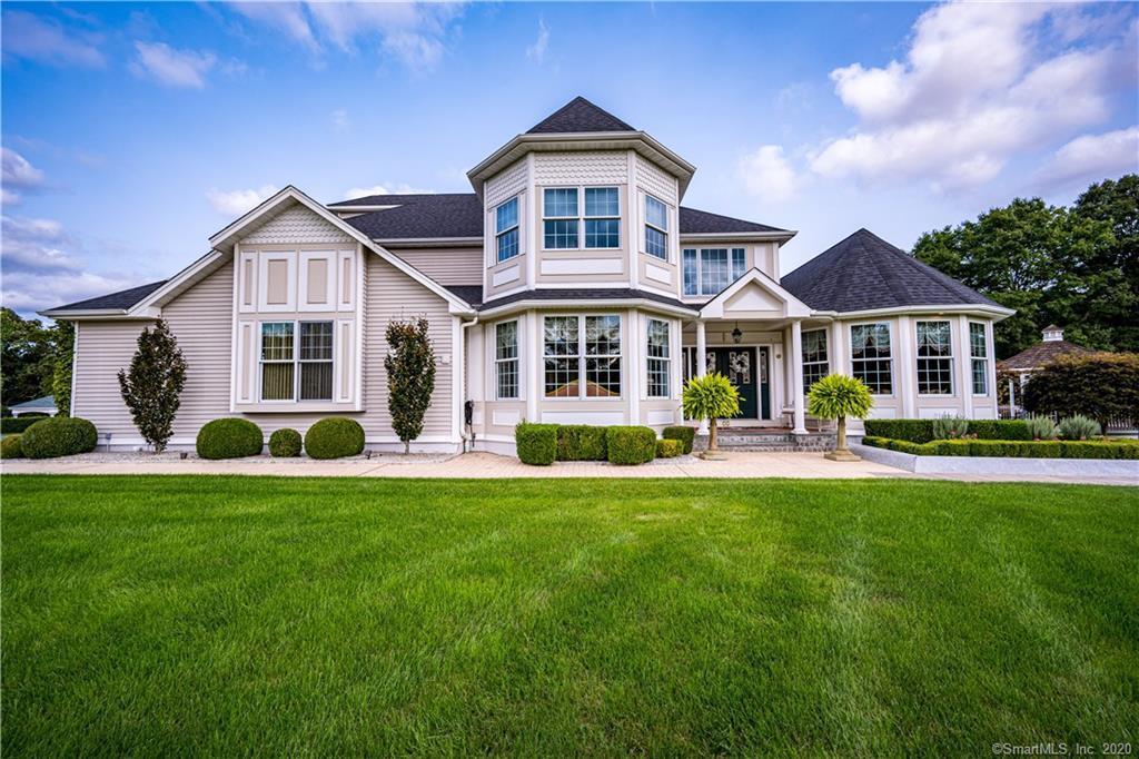 Property Photo:  77 Hoyt Lane  CT 06437 
