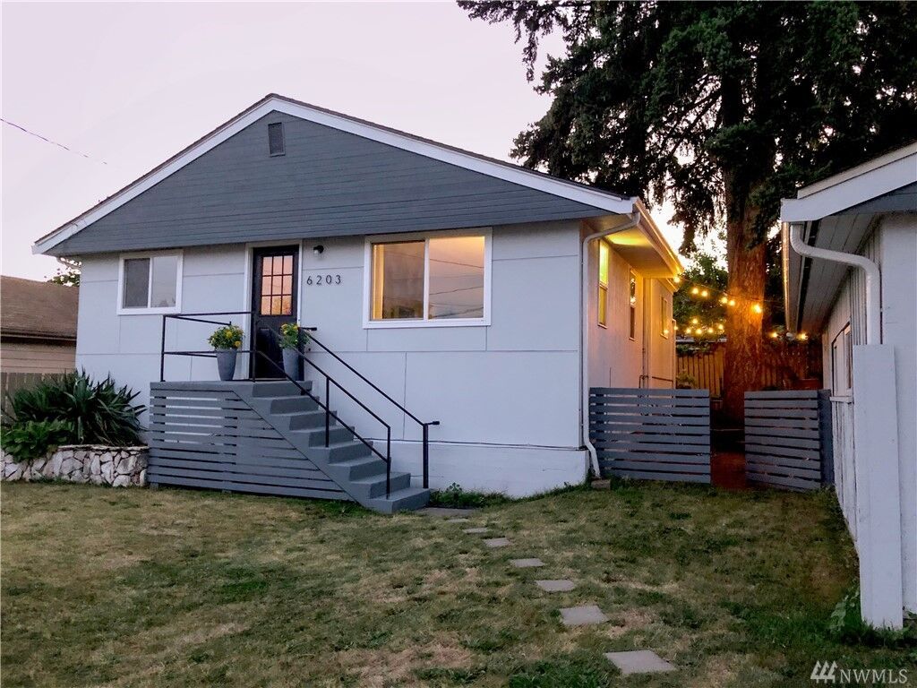 Property Photo:  6203  46th Avenue S  WA 98118 