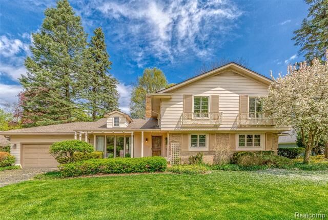 Property Photo: 2440 Fairway Drive MI 48009