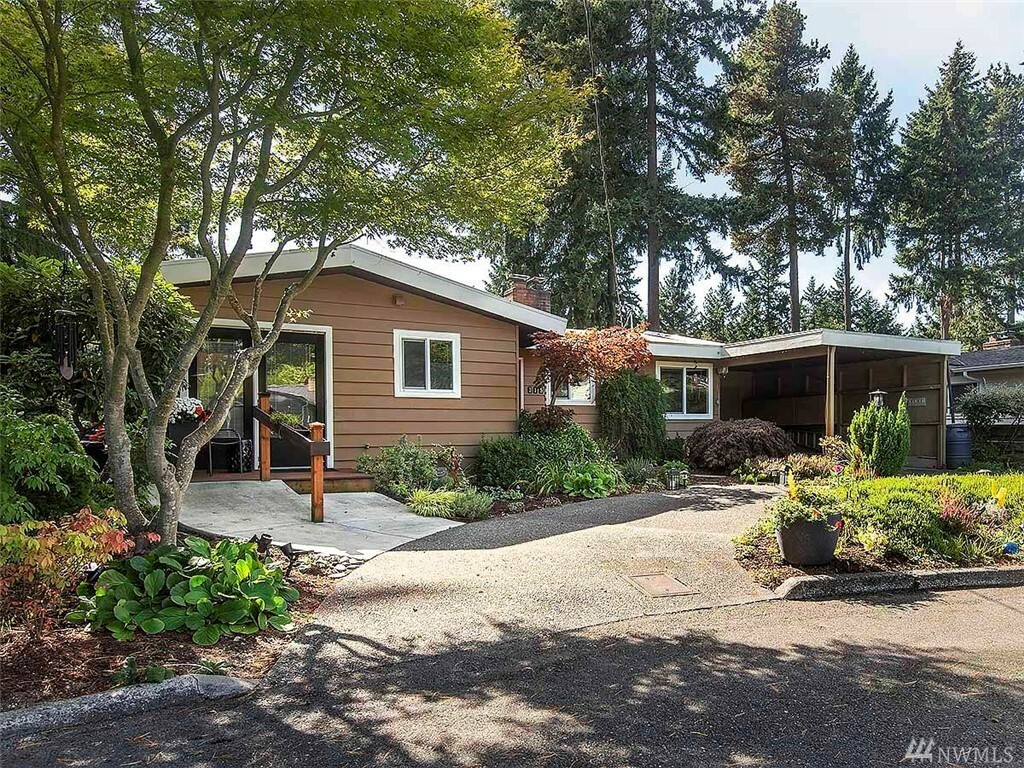 Property Photo:  215 N 168th St  WA 98133 