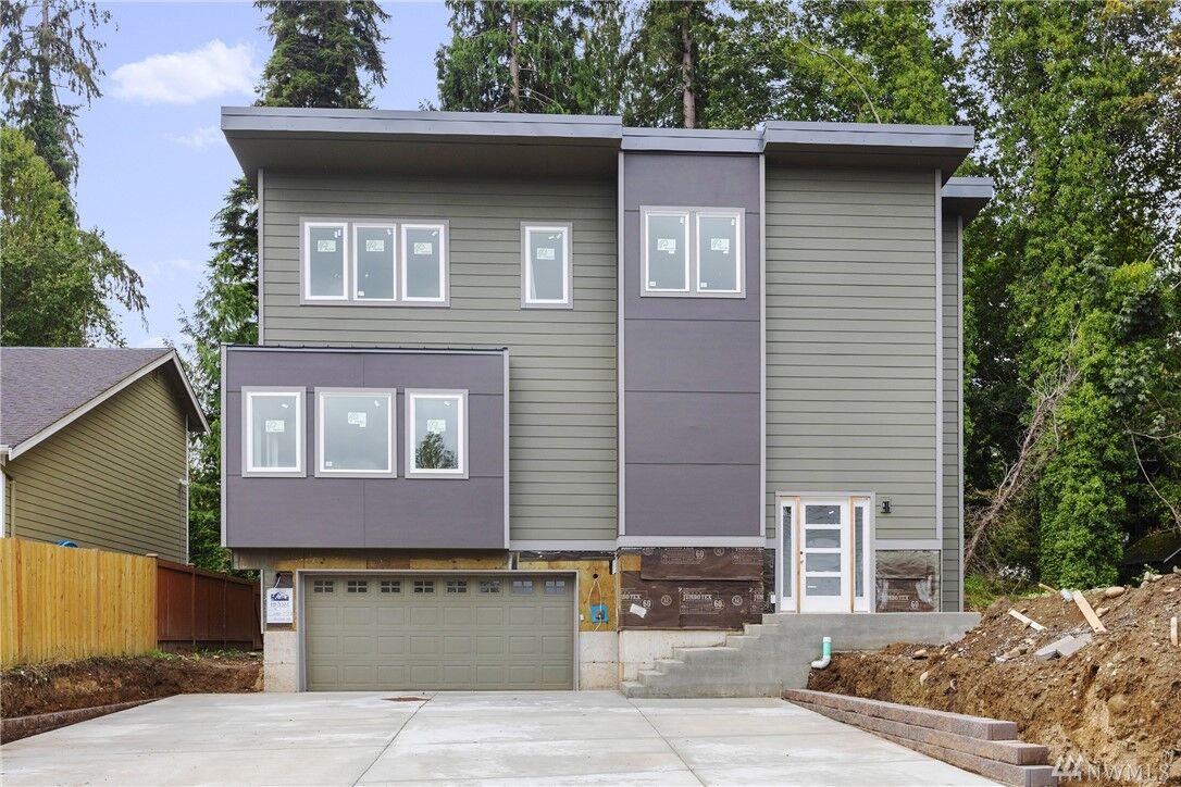 Property Photo:  10505 2nd St SE  WA 98258 