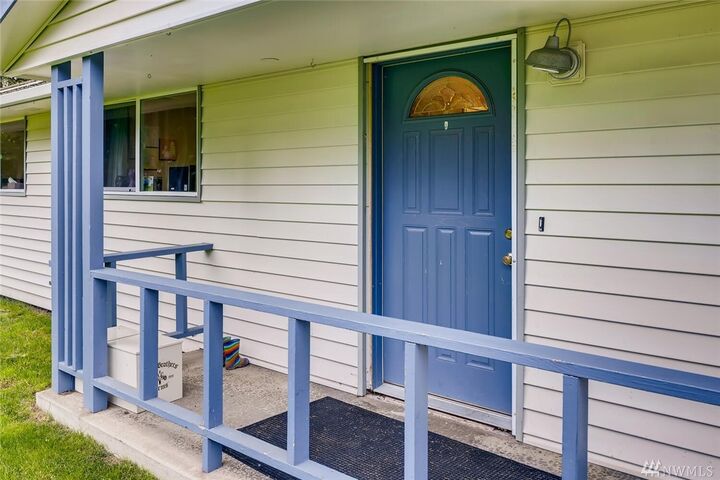 Property Photo: 30447 12th Avenue SW WA 98023