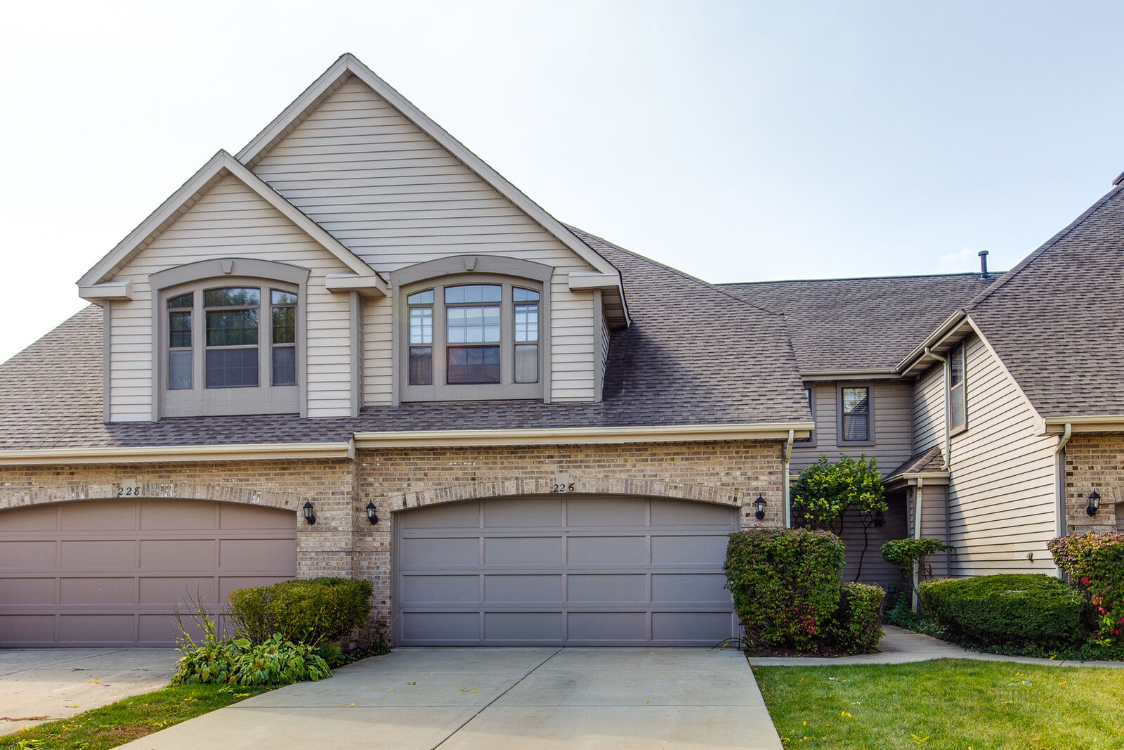 Property Photo: 226 Benton Lane IL 60108