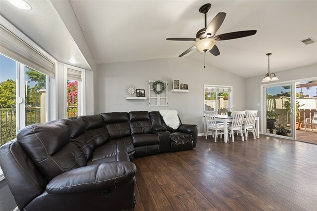 Property Photo: 39799 Sunrose Dr CA 92562