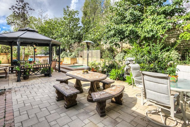Property Photo:  35 Via El Toro  CA 91320 