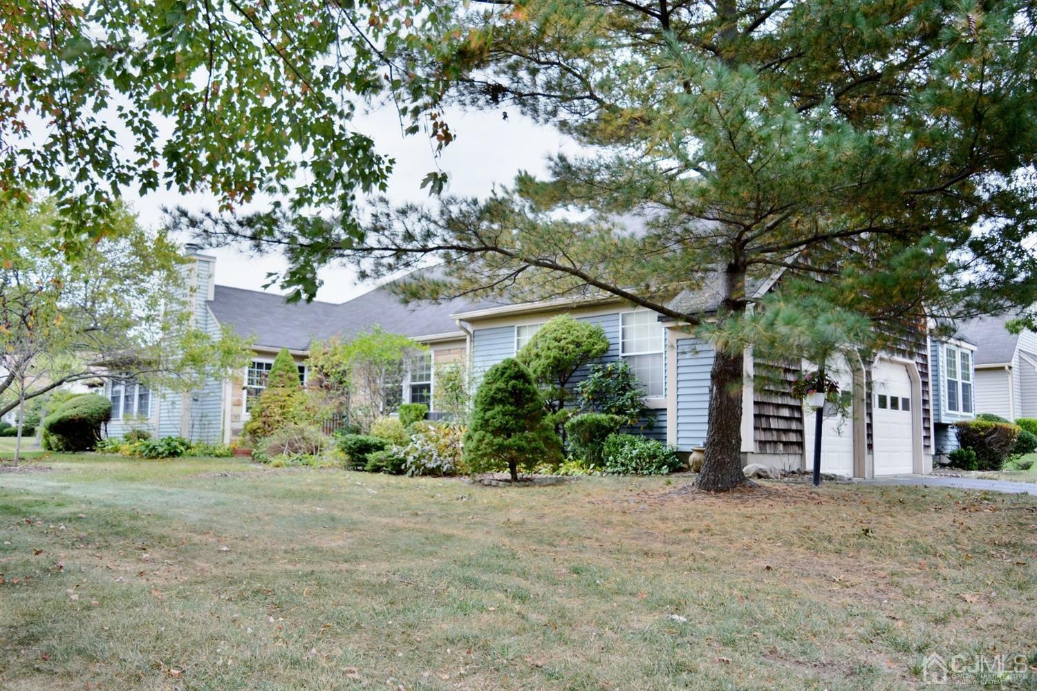 Property Photo:  12 Berkshire Drive  NJ 08831 