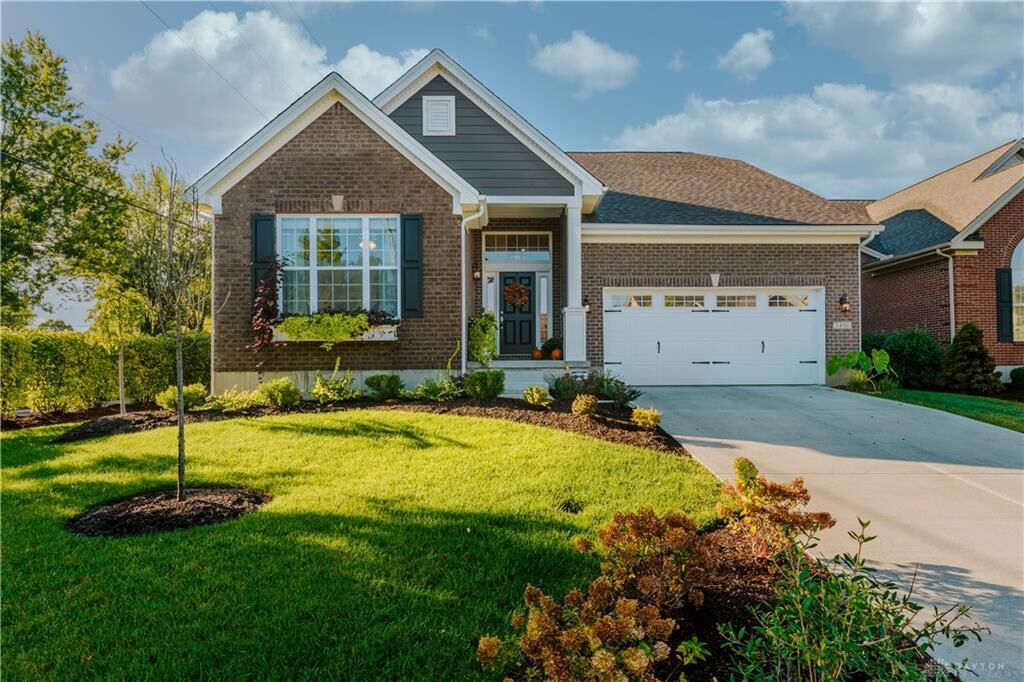 Property Photo: 1450 Phoenix Place OH 45420