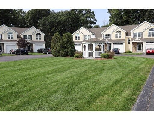 Property Photo: 5 Minuteman Lane 5 MA 01886