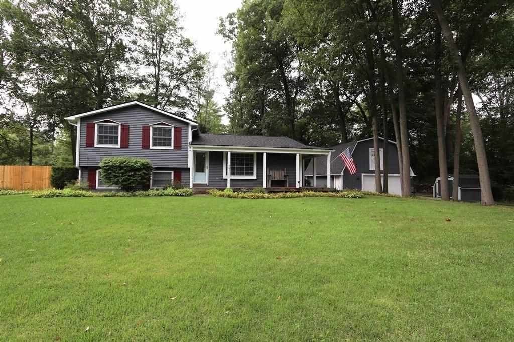Property Photo: 190 Oakwood Road MI 48462-