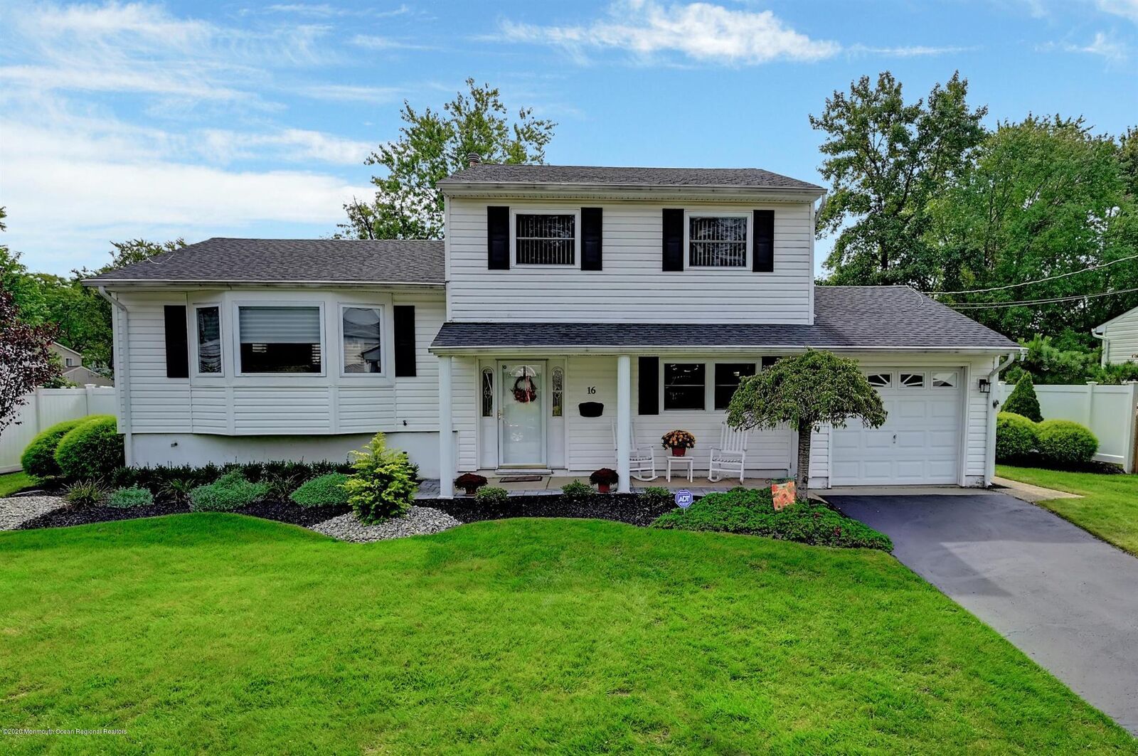 Property Photo:  16 Chelsea Road  NJ 08857 