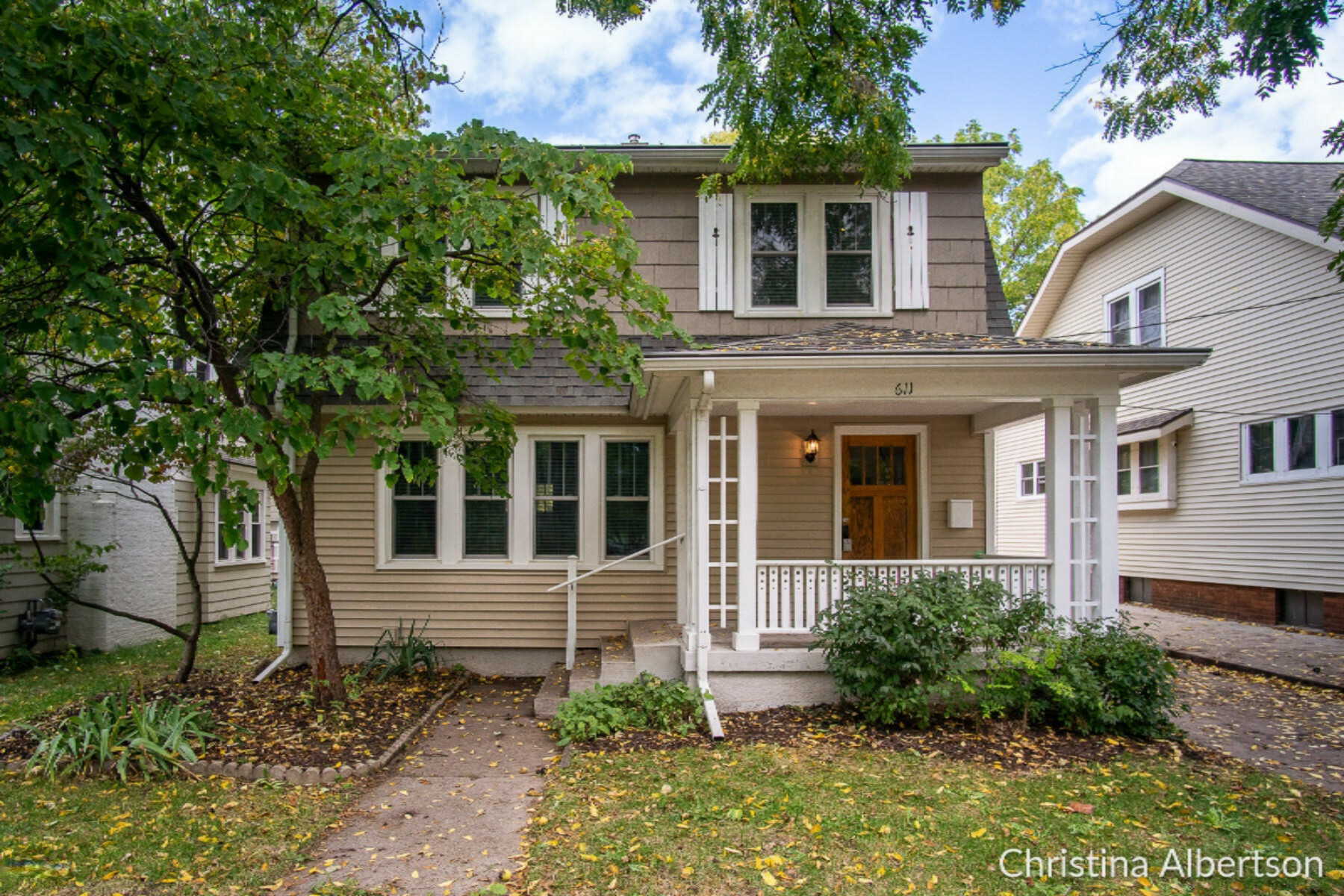 Property Photo:  611 Knapp Street NE  MI 49505 