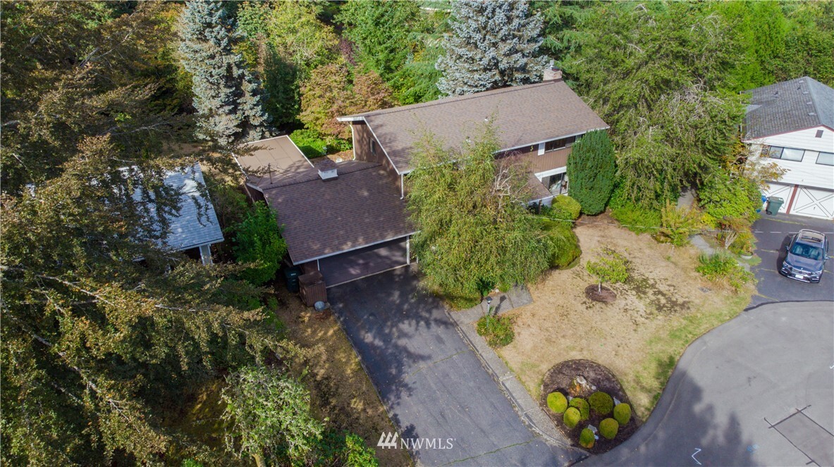 Property Photo:  5010 NE 194th Place  WA 98155 