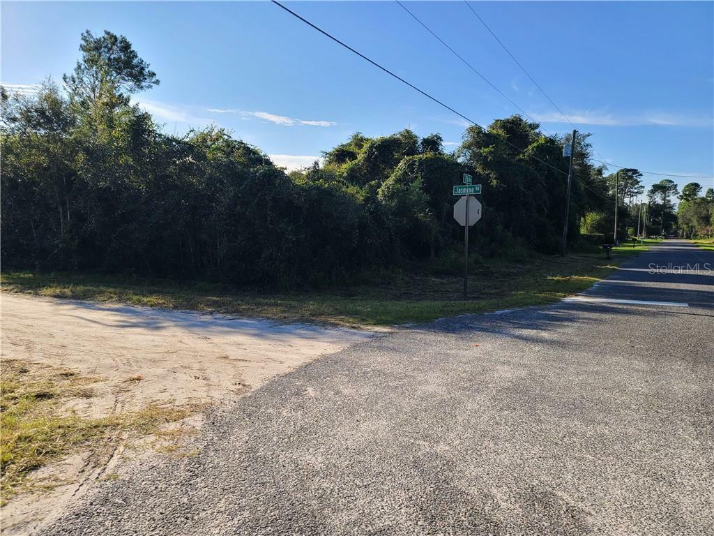 Property Photo:  1431 7th Avenue  FL 32724 