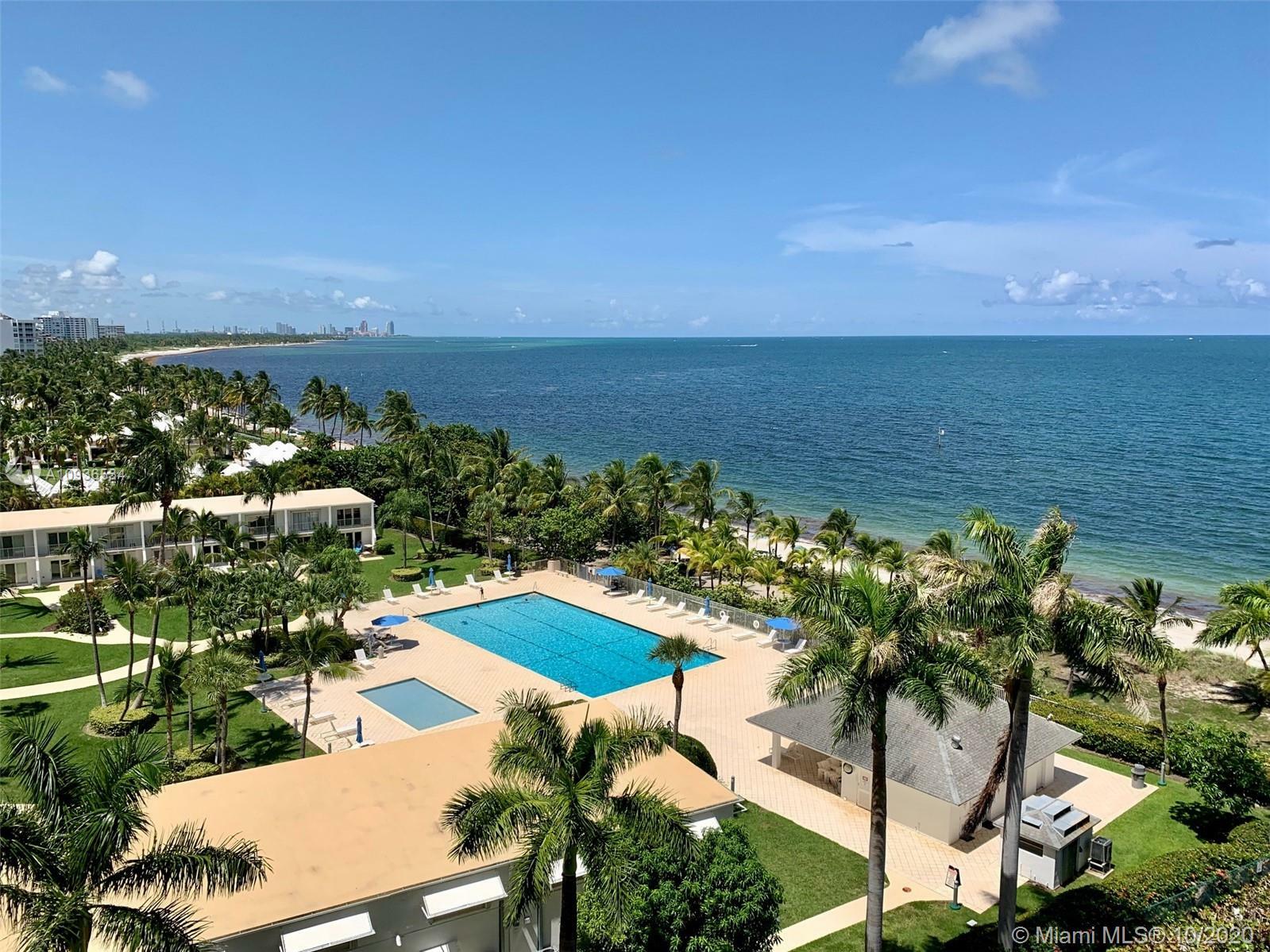 Property Photo: 600 Grapetree Dr 9dn FL 33149