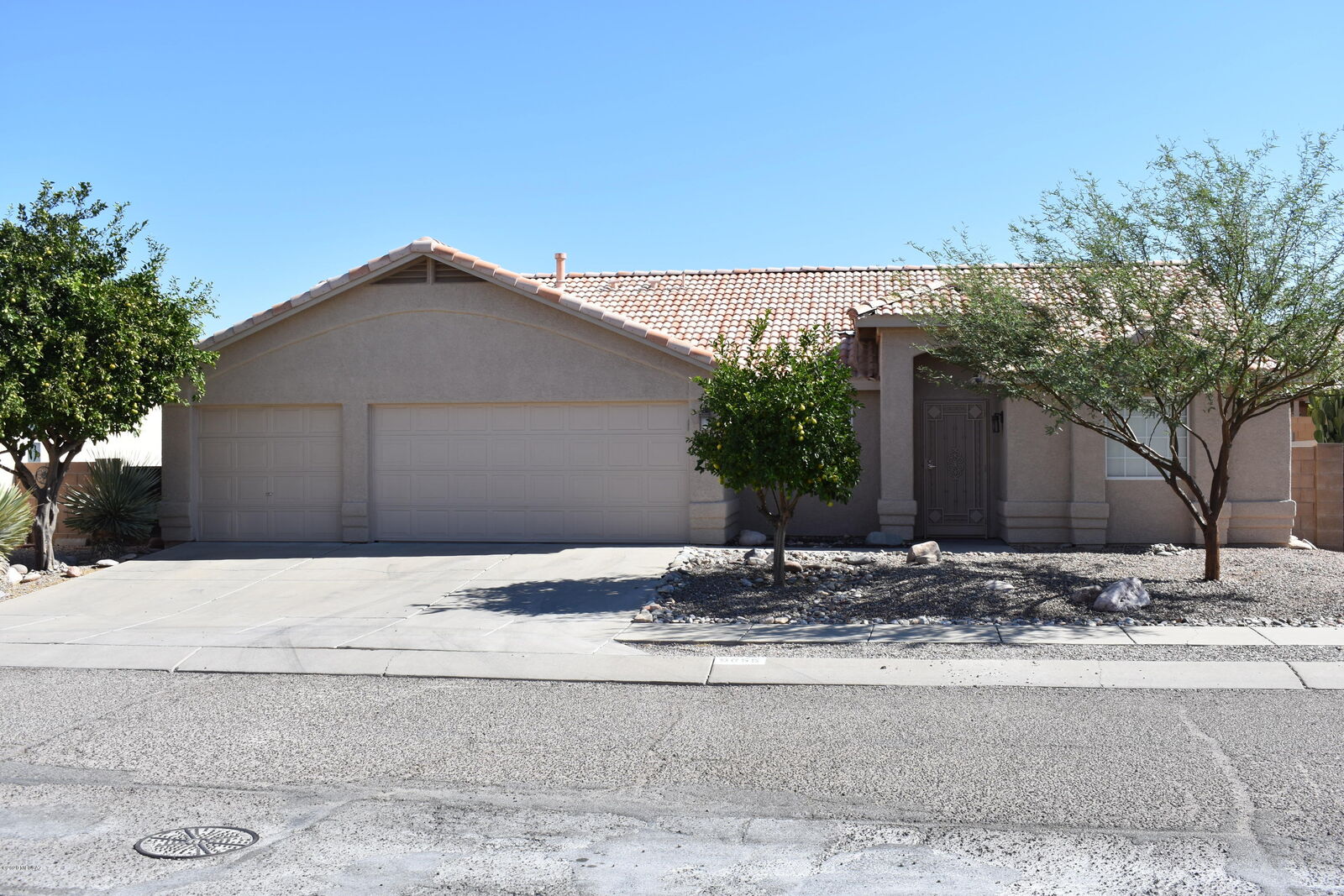 Property Photo: 9655 E Paseo San Rosendo AZ 85747
