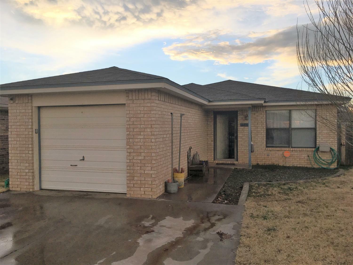 Property Photo:  8610 Ave V  TX 79423 