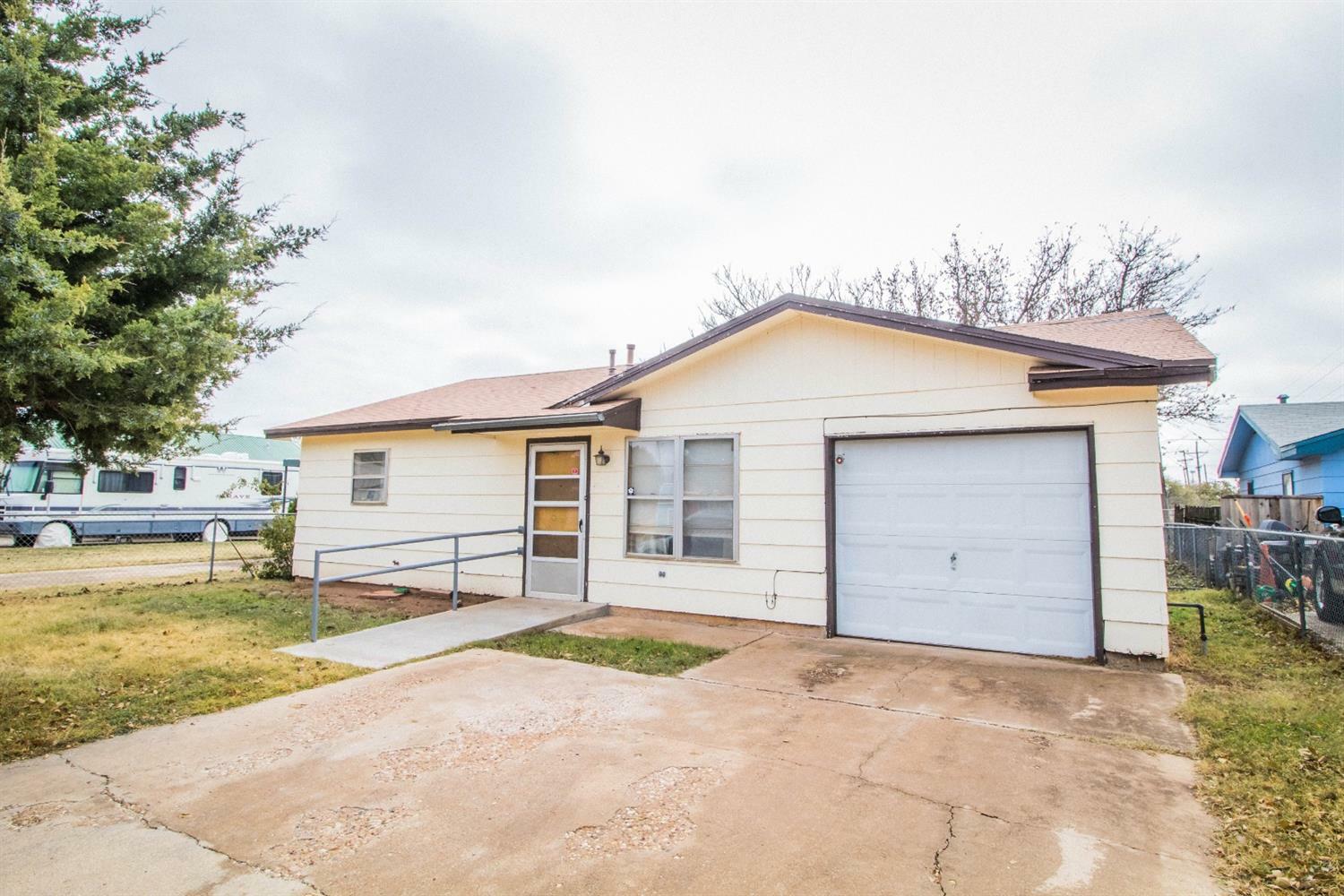 Property Photo:  2825 Bates Street  TX 79415 