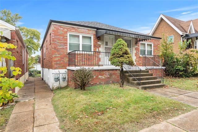 Property Photo:  4026 Oleatha Avenue   63116 