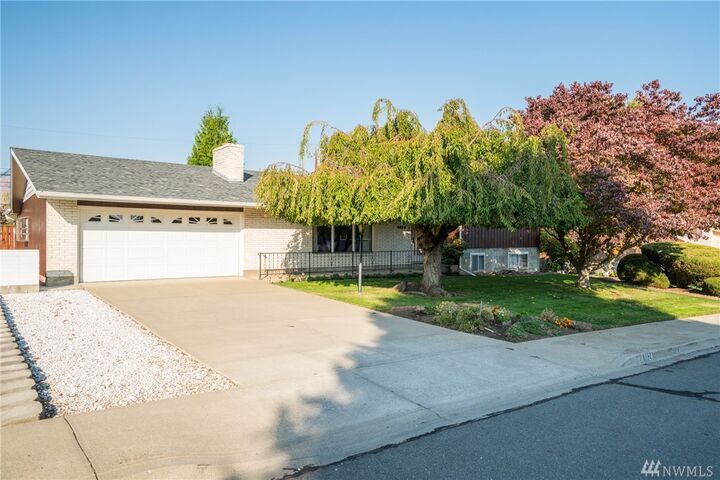 1024 Glenwood Ave  Wenatchee WA 98801 photo