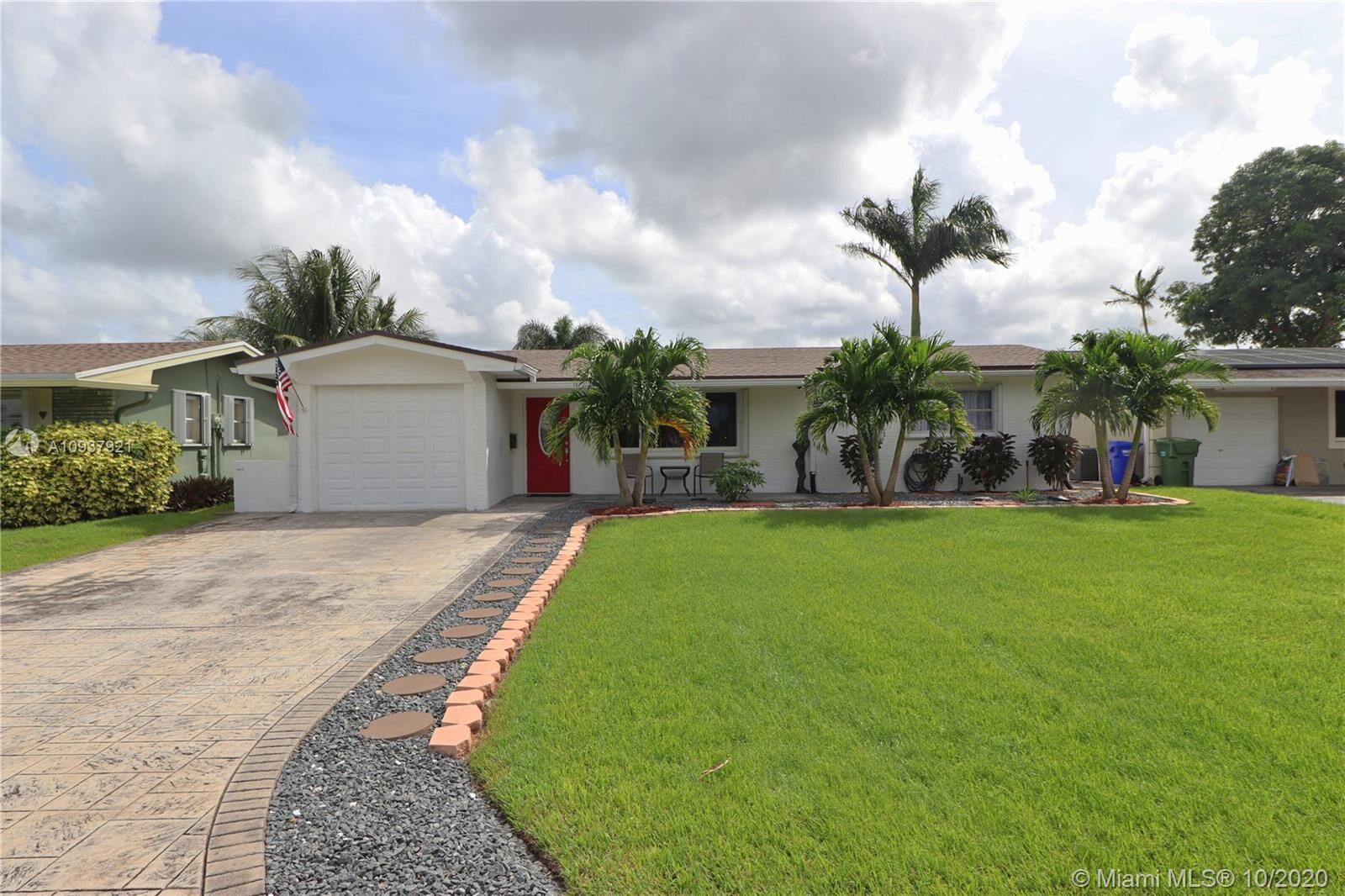 Property Photo: 1421 NW 84th Ter FL 33024