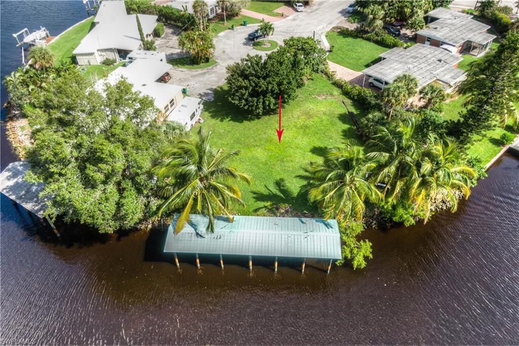 Property Photo: 1846 Harbor Pl 24 FL 34104