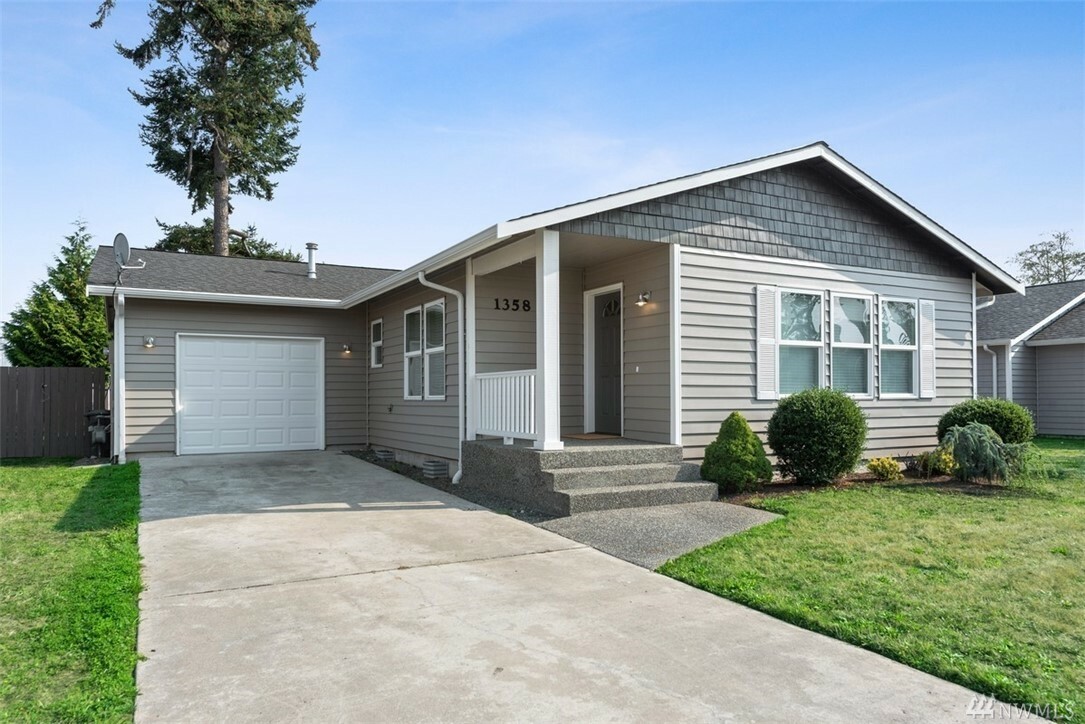 Property Photo:  1358 NW Kathleen Dr  WA 98277 