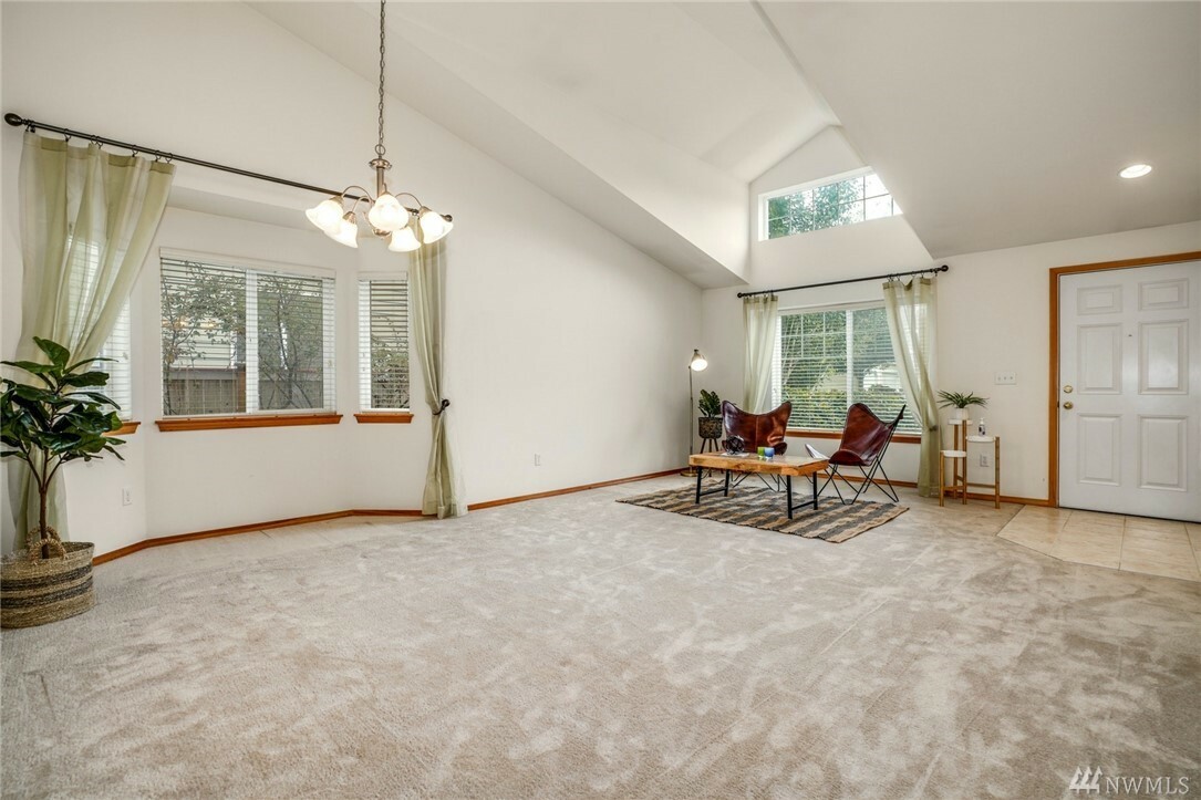 Property Photo:  22500 SE 286th St  WA 98038 