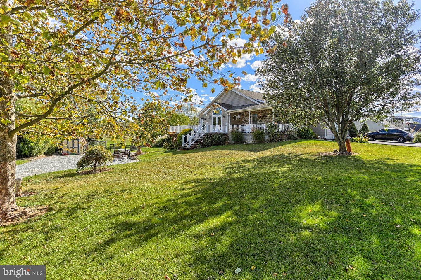 Property Photo:  1012 Railroad Lane  PA 17353 