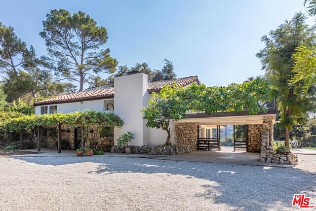 Property Photo:  21223 Colina Dr  CA 90290 