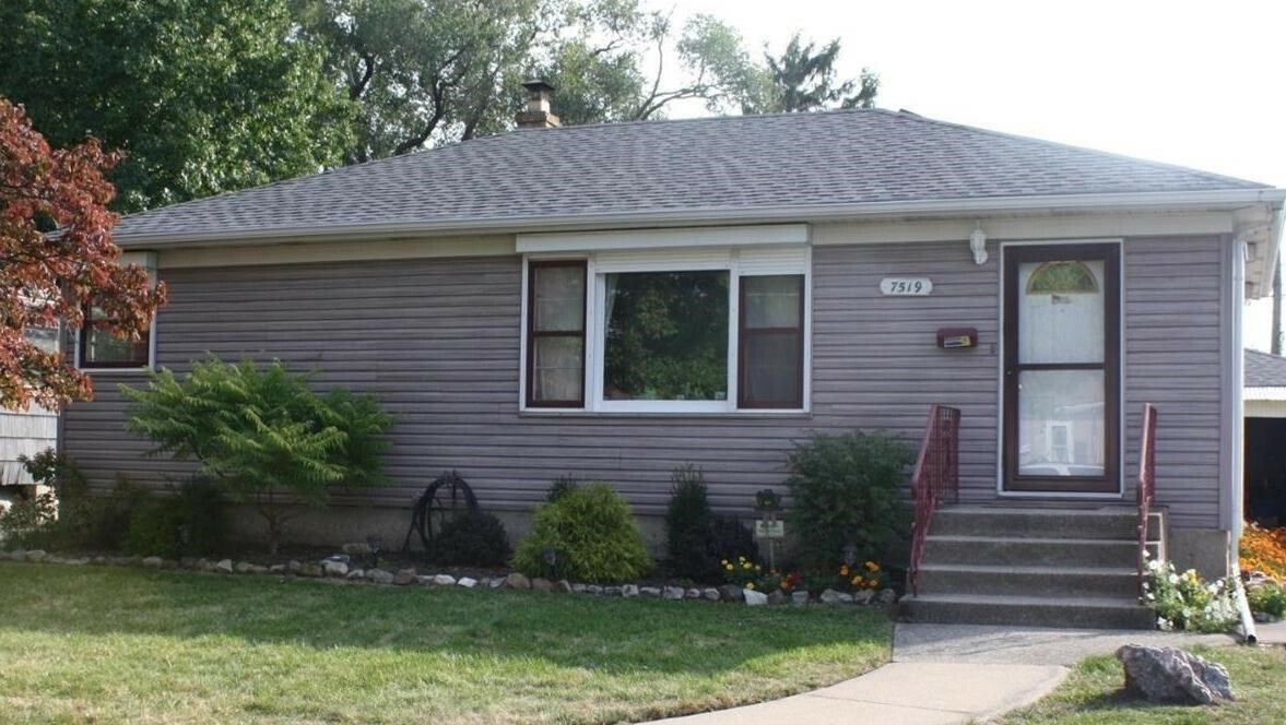 Property Photo: 7519 Missouri Avenue IN 46323