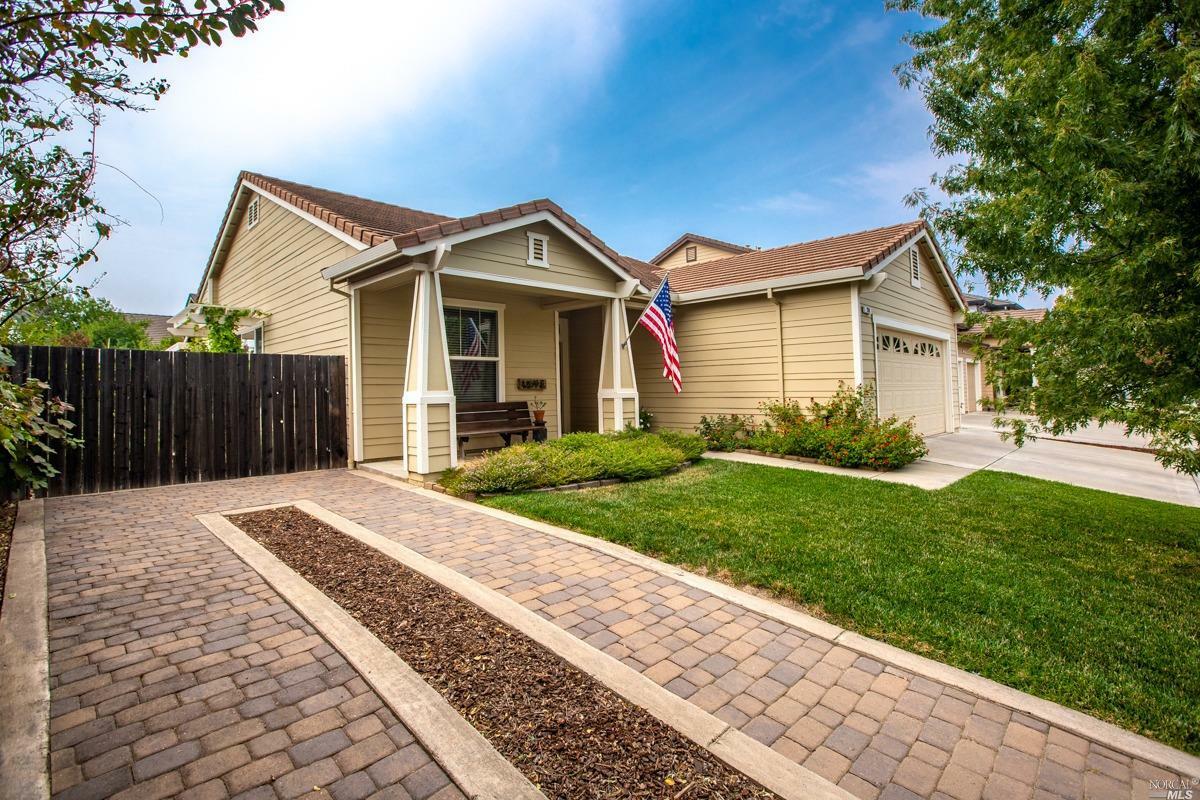 Property Photo: 724 Lupine Way CA 95694