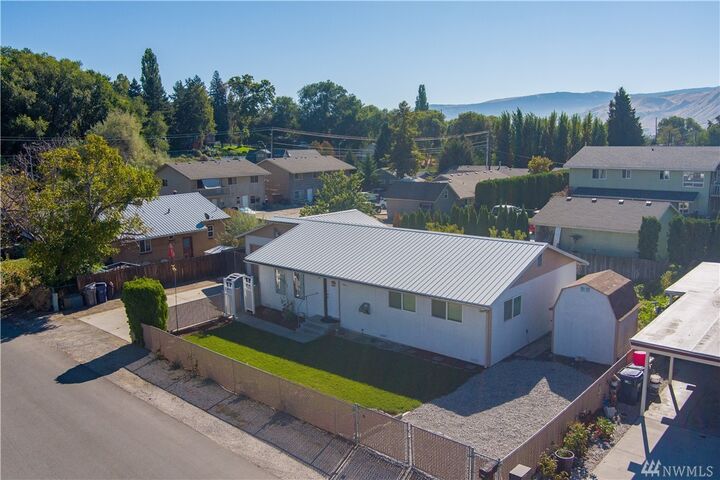 144 12th St NE  East Wenatchee WA 98802 photo