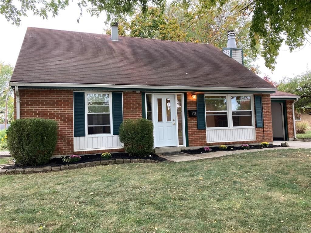 Property Photo: 33 Laurelgrove OH 45322