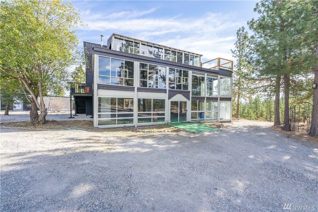 Property Photo:  107 Pioneer Lane  WA 98802 