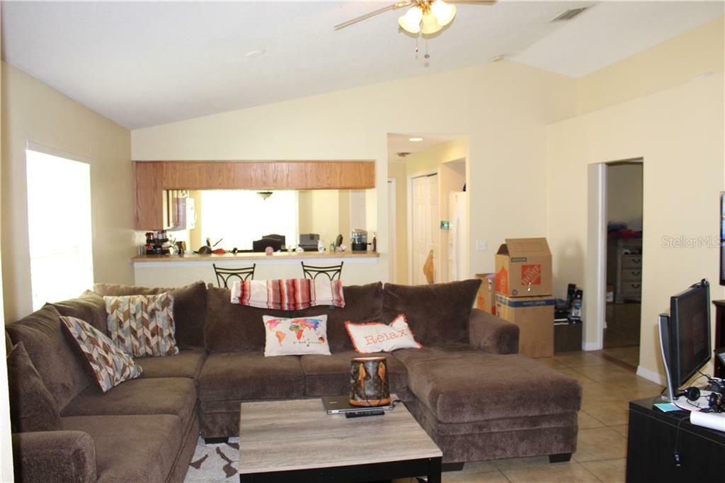 Property Photo:  10309 Avelar Ridge Drive  FL 33578 