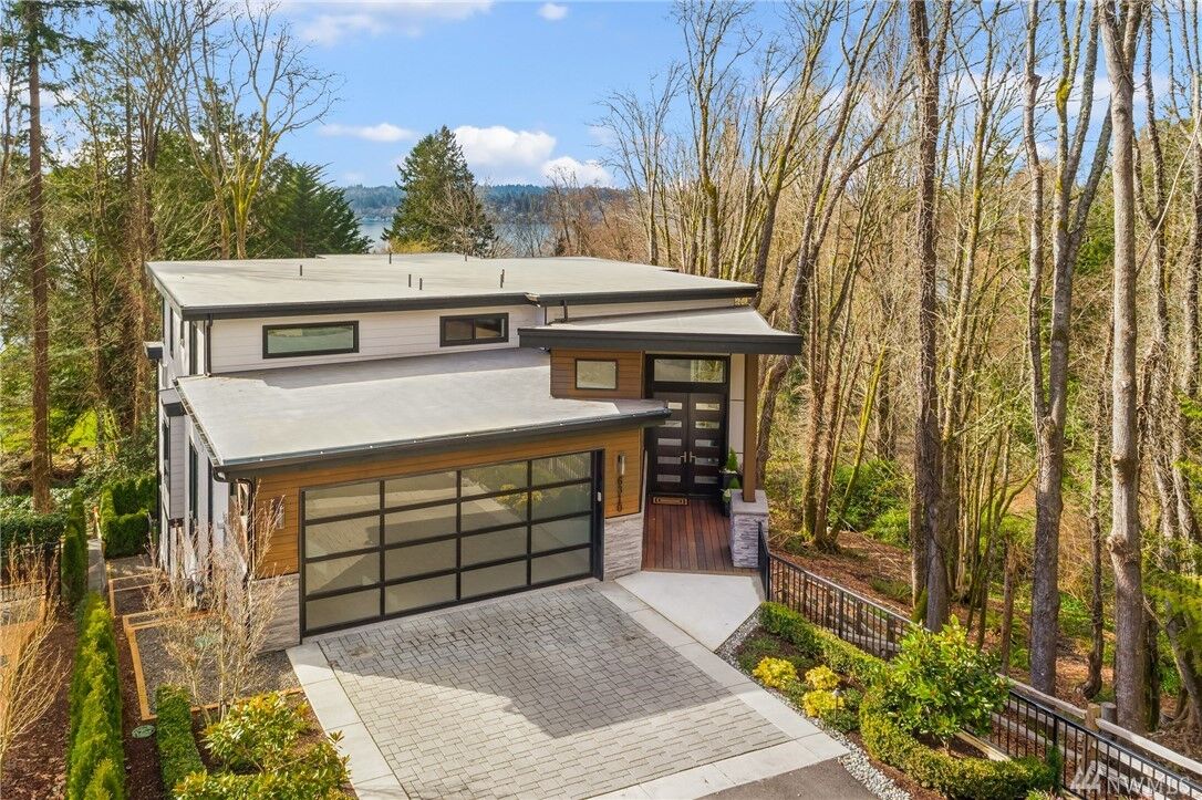 Property Photo: 6310 NE 124th Ct WA 98034