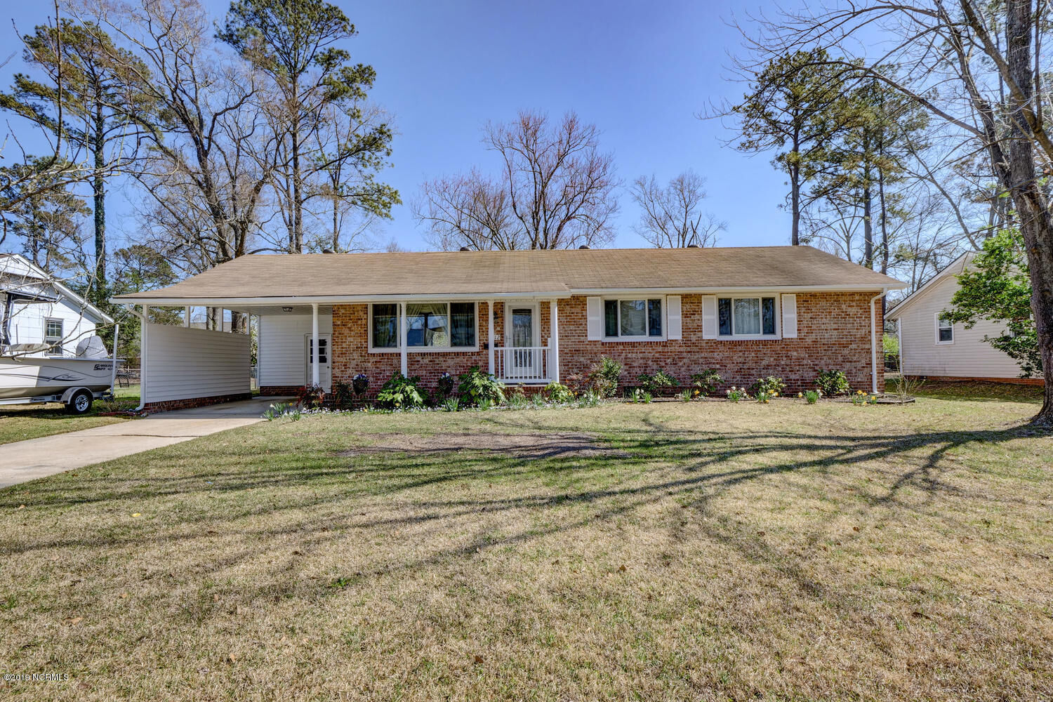 Property Photo:  812 Edgewood Drive  NC 28540 