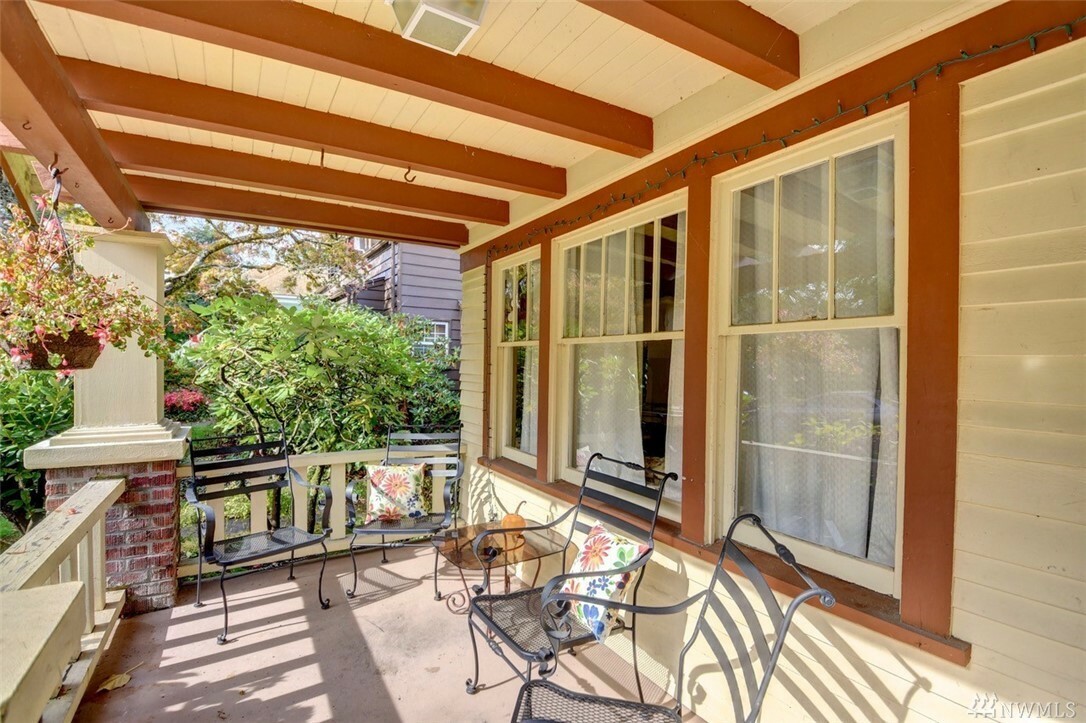 Property Photo: 126 17th Ave SE WA 98501