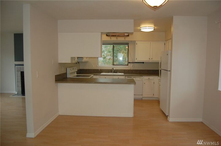 Property Photo: 555 Prospect St 5 WA 98109