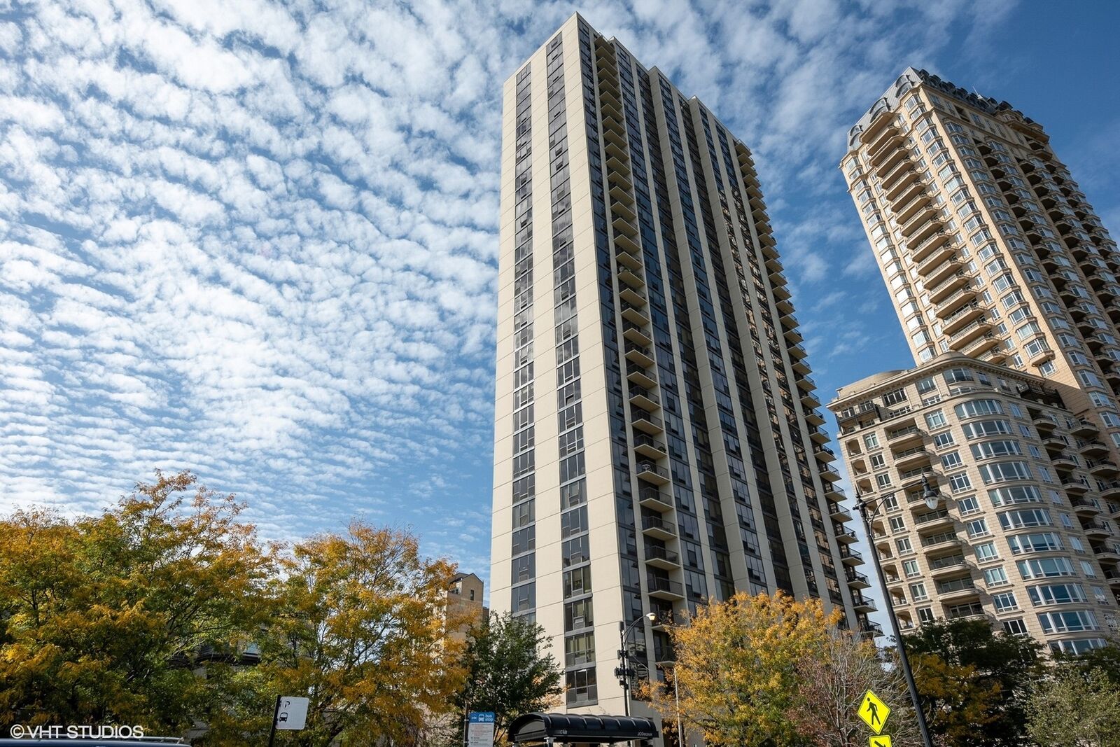 Property Photo:  2500 North Lakeview Avenue 1105  IL 60614 