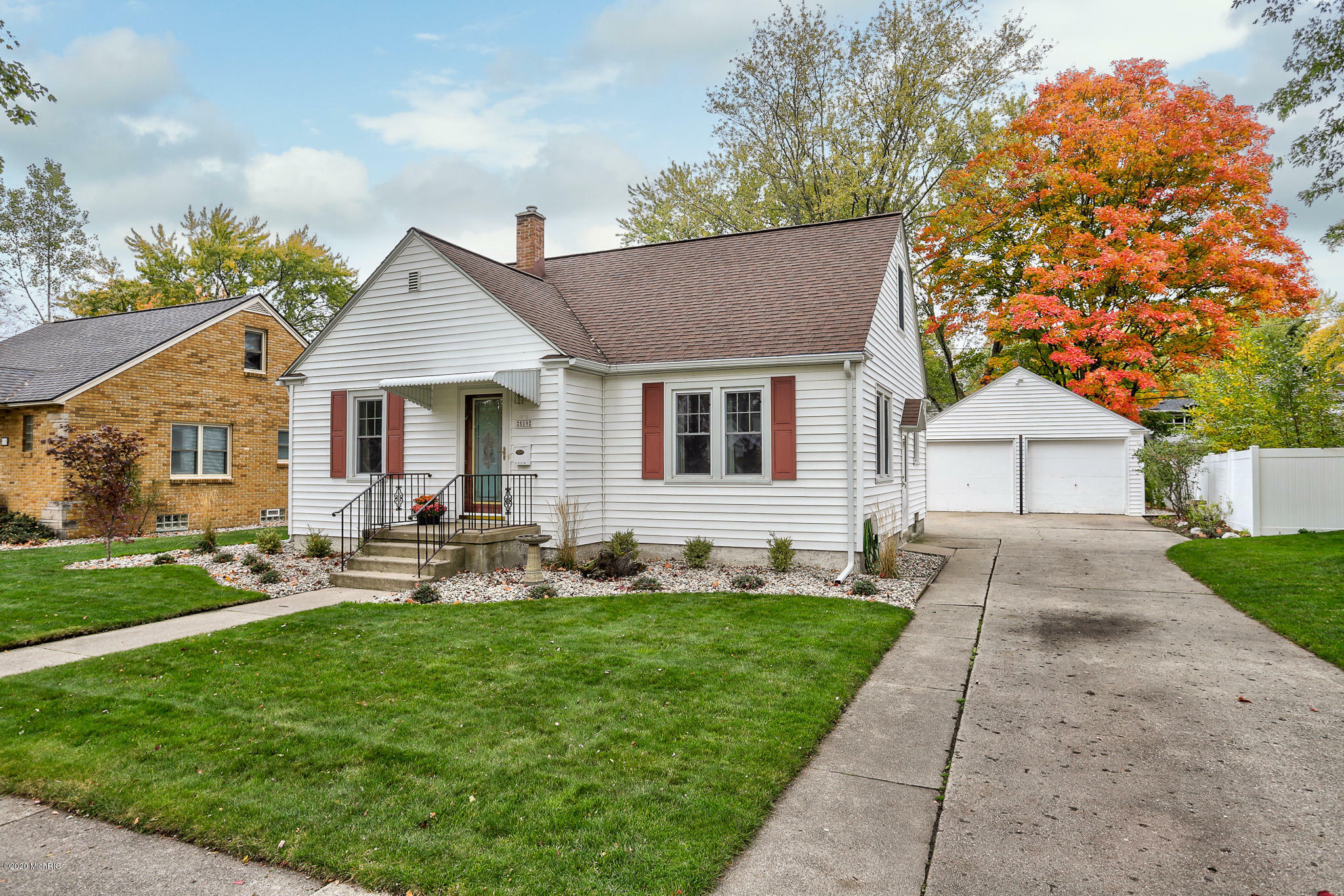 Property Photo:  519 Waverly Avenue  MI 49417 