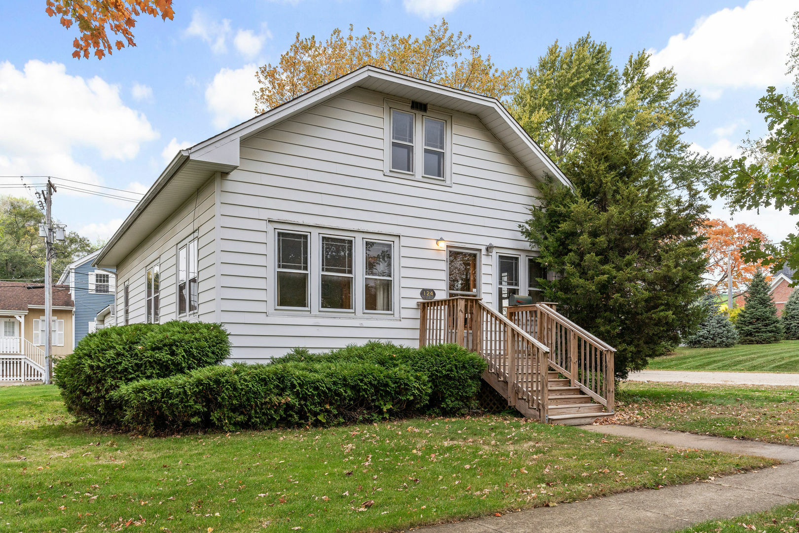 Property Photo:  124 1st Street  IL 60108 