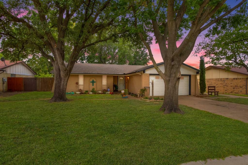 Property Photo:  2502 Shenandoah Drive  TX 76014 