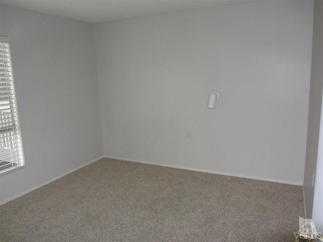 Property Photo:  327 Chestnut Hill Court 25  CA 91360 