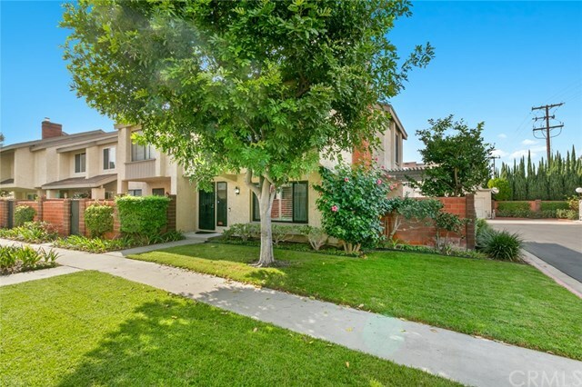 Property Photo:  915 W Lamark Lane  CA 92802 