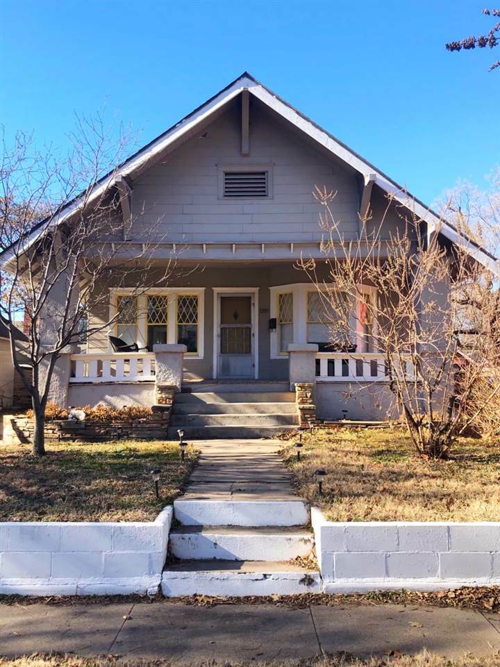 Property Photo:  1205 N Larimer  KS 67203 