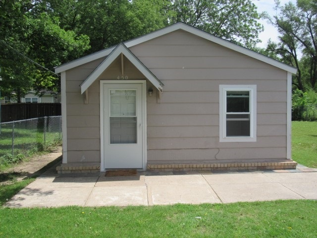 450 N Tracy  Wichita KS 67212 photo