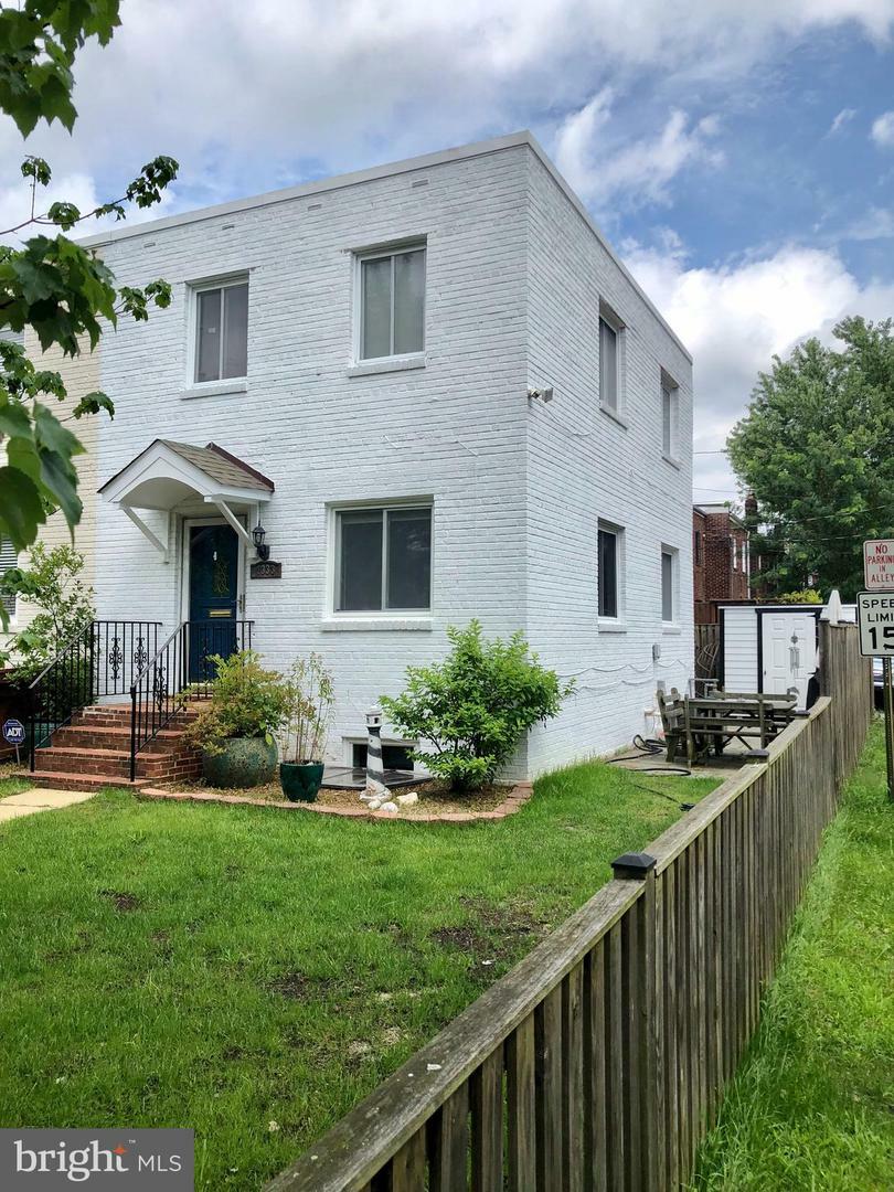 Property Photo:  1333 Oronoco Street  VA 22314 